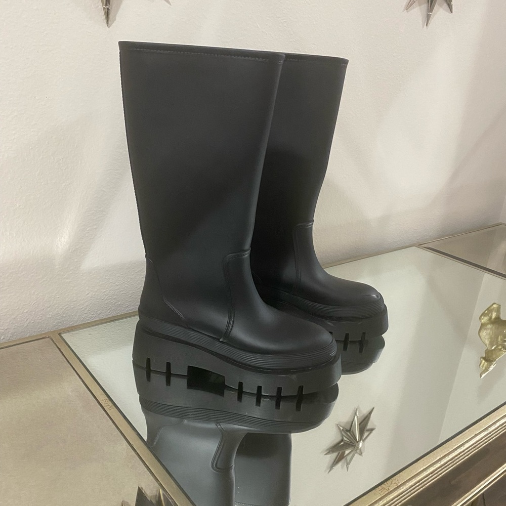 James Avery black boots Brand New size 9